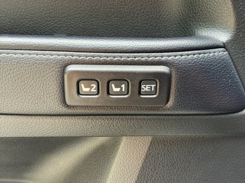 Used 2018 Toyota 4Runner Limited AWD/4WD image 17
