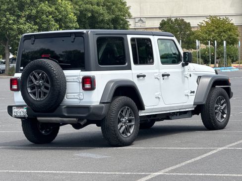 Used 2026 Jeep Wrangler Unlimited Sport AWD/4WD image 4
