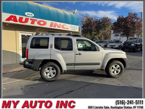 Used 2011 Nissan Xterra S image 3