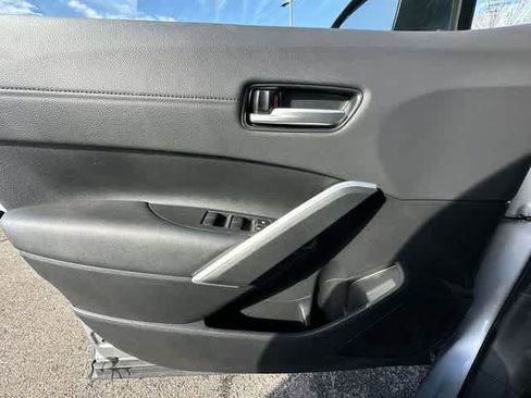 Used 2023 Toyota Corolla Cross XLE w/ Convenience Package image 17