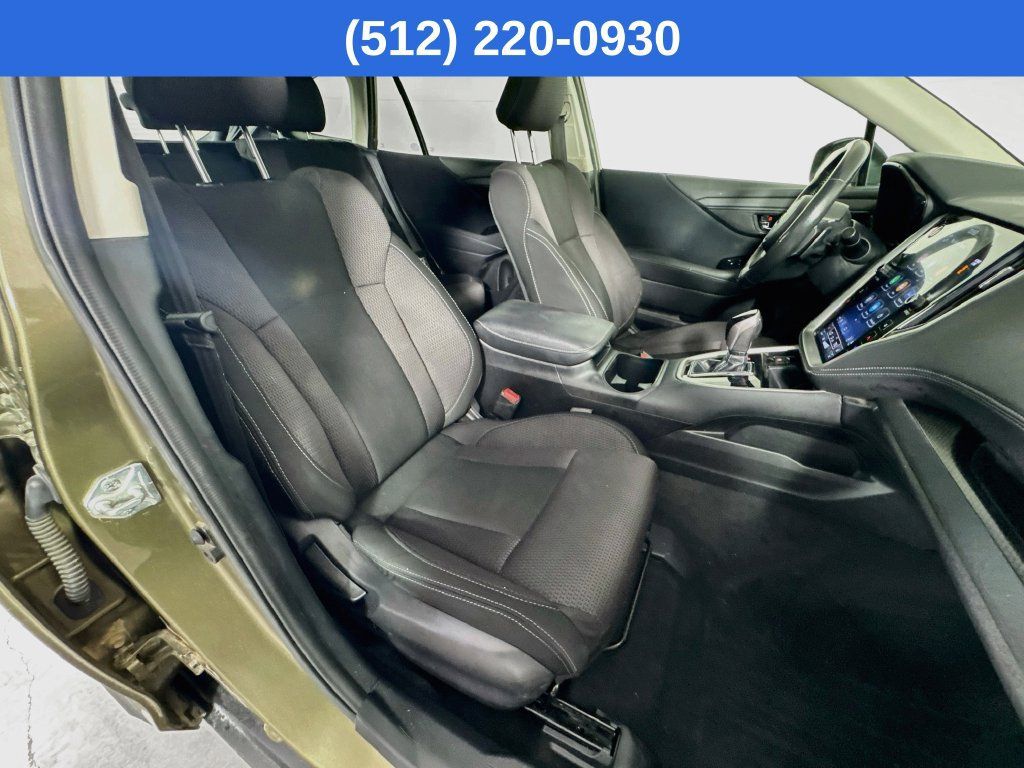 Used 2025 Subaru Outback Premium AWD/4WD image 37
