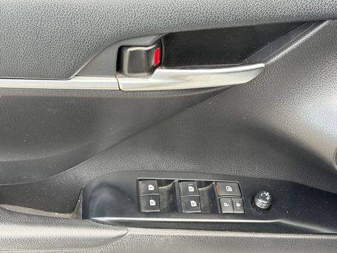 Used 2020 Toyota Camry SE w/ Carpet Mat Package FWD image 6