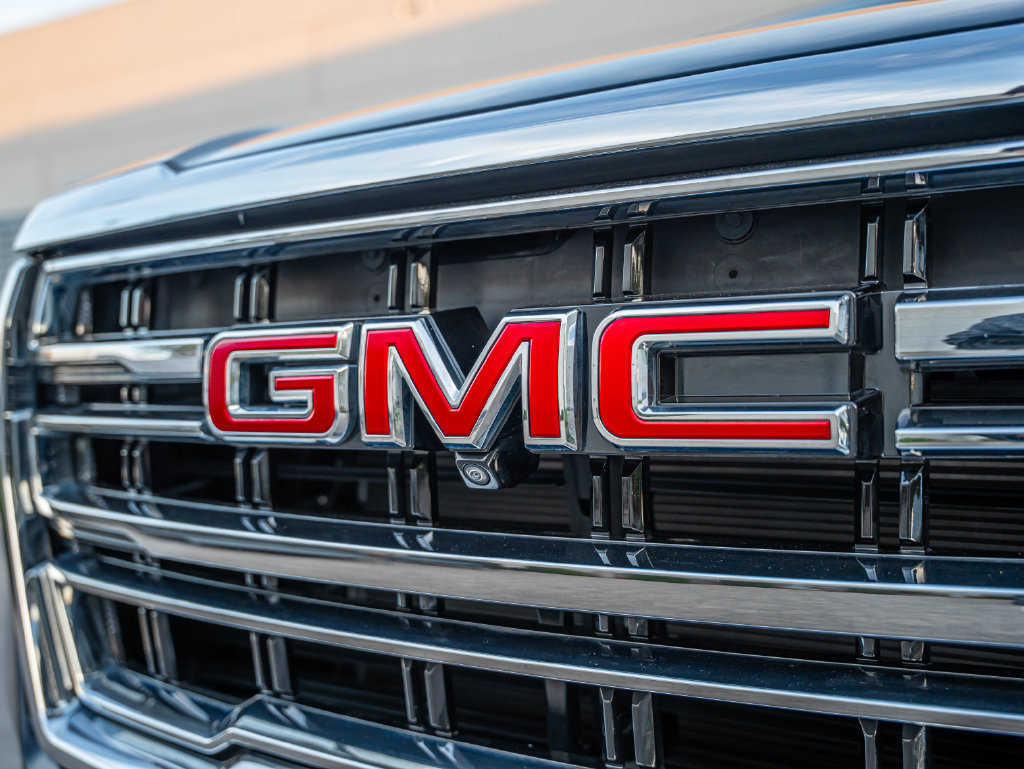 Used 2024 GMC Yukon SLT w/ SLT Premium Package AWD/4WD image 12