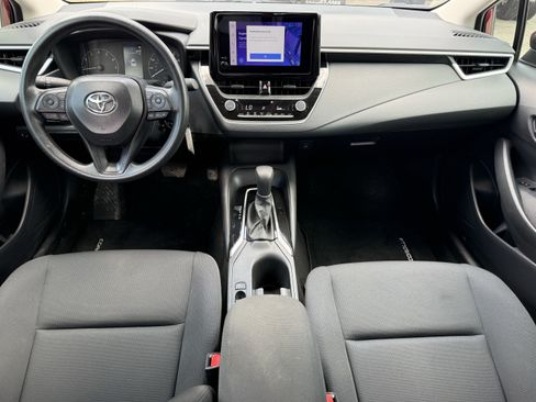 Used 2025 Toyota Corolla LE FWD image 14