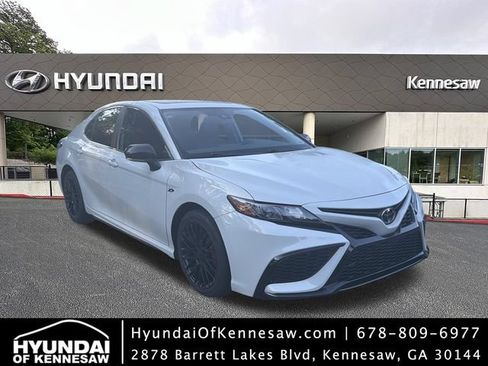 Used 2023 Toyota Camry SE w/ Convenience Package FWD image 1