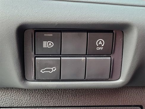 Used 2024 Toyota Highlander XSE image 11