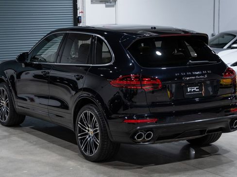Used 2016 Porsche Cayenne Turbo S w/ Premium Package Plus image 68