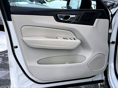 Certified 2023 Volvo XC60 T8 Plus image 20