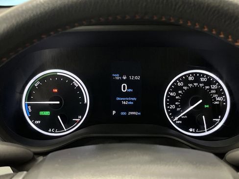 Used 2024 Toyota Sienna XSE image 19