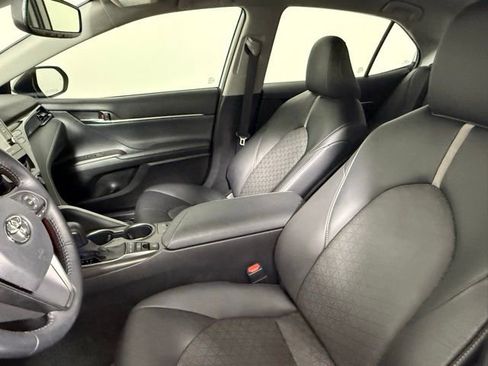 Used 2022 Toyota Camry XSE image 29