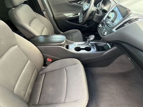 Used 2021 Chevrolet Malibu LT FWD image 34