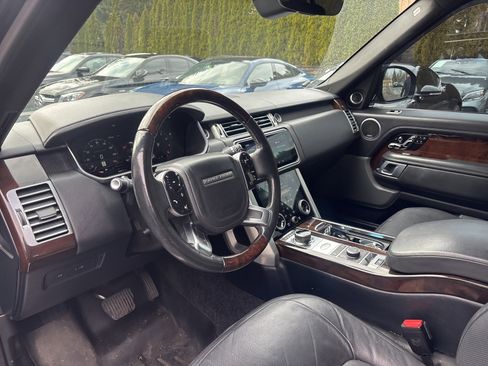 Used 2018 Land Rover Range Rover Supercharged image 3