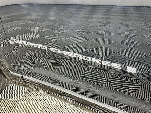 Used 2023 Jeep Grand Cherokee Overland w/ Luxury Tech Group IV image 28