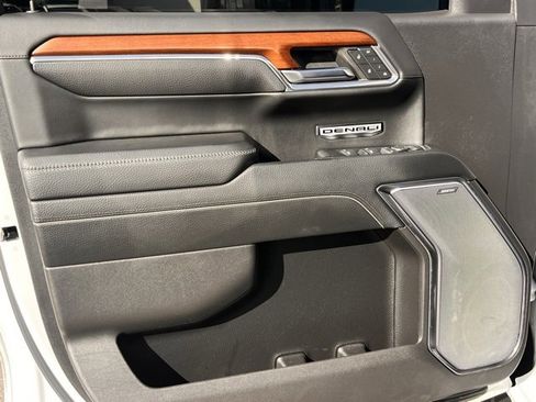 Used 2023 GMC Sierra 1500 Denali w/ Technology Package image 11