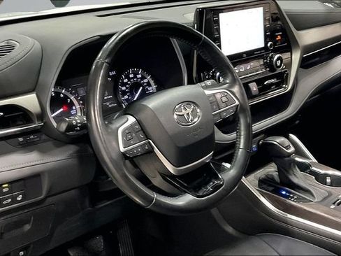 Used 2022 Toyota Highlander Limited AWD/4WD image 16