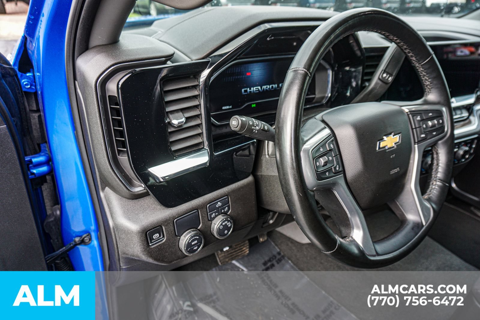 Used 2025 Chevrolet Silverado 1500 LT RWD image 37