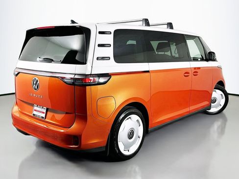Used 2025 Volkswagen ID. Buzz 1st Edition RWD image 15