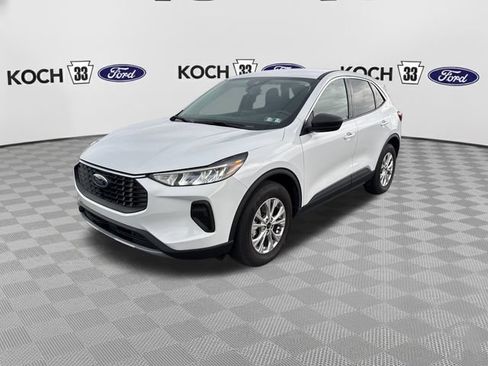 Used 2023 Ford Escape Active AWD/4WD image 3