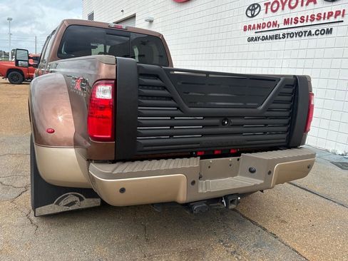 Used 2011 Ford F350 King Ranch w/ King Ranch w/Chrome Pkg image 27