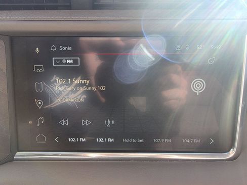 Used 2023 GMC Yukon Denali w/ Advanced Technology Package image 16