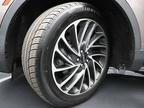 Used 2019 Lincoln Nautilus Reserve AWD/4WD image 16