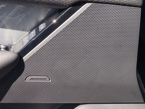 Used 2022 Land Rover Range Rover Velar R-Dynamic S image 34