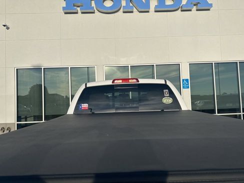 Used 2016 Toyota Tundra SR5 w/ SR5 Upgrade Package image 8