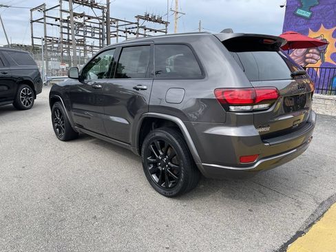Certified 2020 Jeep Grand Cherokee Altitude AWD/4WD image 3