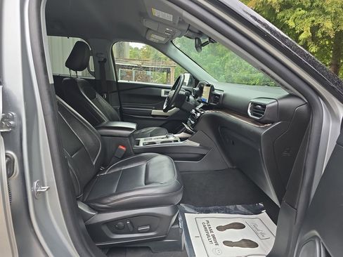Used 2023 Ford Explorer Limited image 52