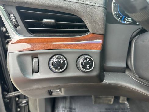 Used 2016 Cadillac Escalade Premium AWD/4WD image 16