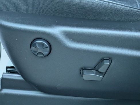 Used 2021 Jeep Grand Cherokee Laredo X image 25