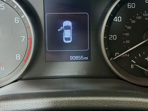 Used 2017 Hyundai Elantra Value Edition FWD image 29