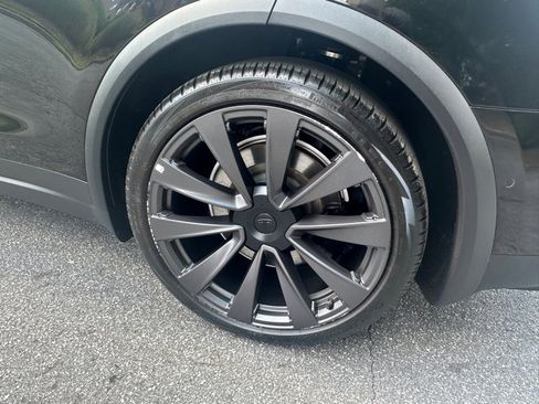 Used 2022 Tesla Model X image 80