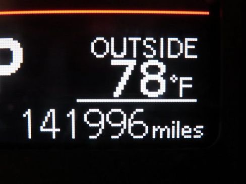 Used 2017 Toyota Corolla LE image 19