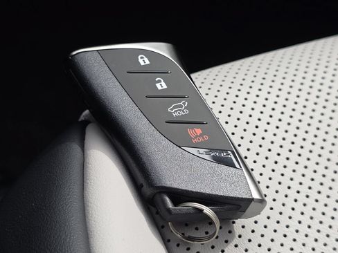 New 2026 Lexus TX 500h AWD image 32