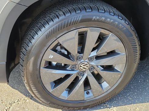 Used 2024 Volkswagen Taos S FWD image 5