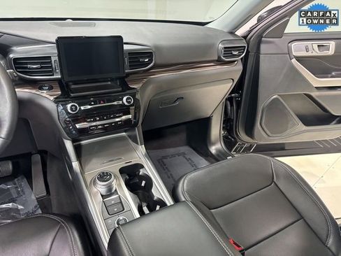 Used 2024 Ford Explorer Limited w/ Equipment Group 301A image 24