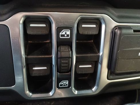 Used 2023 Jeep Wrangler Sport S w/ Sun And Sound Package image 15