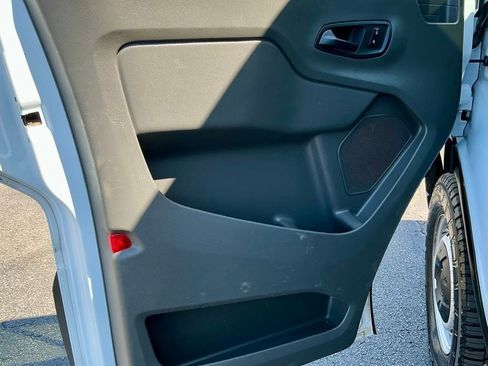 Used 2020 Ford Transit 250 Low Roof RWD image 36