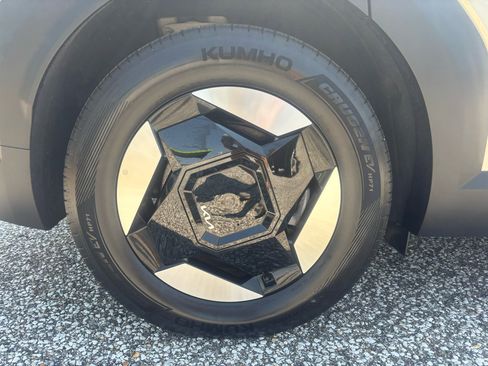 Used 2024 Kia EV9 Light Long Range image 30