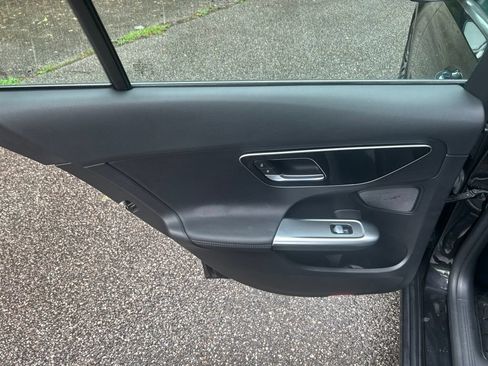 Used 2024 Mercedes-Benz C 300 Sedan image 23