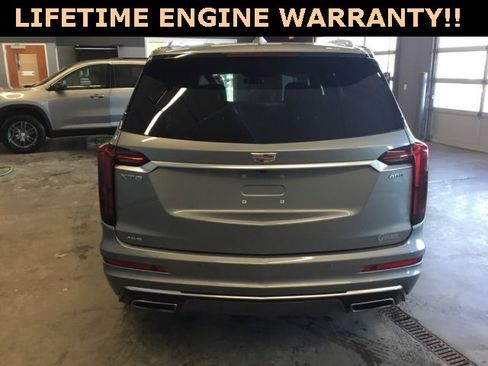 Used 2025 Cadillac XT6 Premium Luxury image 8