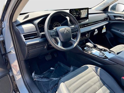 New 2025 Mitsubishi Outlander Trail Edition image 9