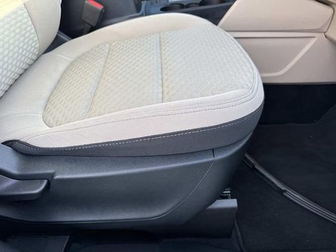 Used 2021 Ford Escape SE image 12