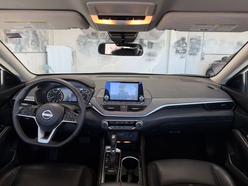 Used 2025 Nissan Altima 2.5 SR image 32