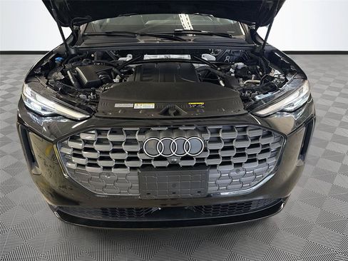 Certified 2025 Audi Q5 Premium w/ Convenience Package AWD/4WD image 30