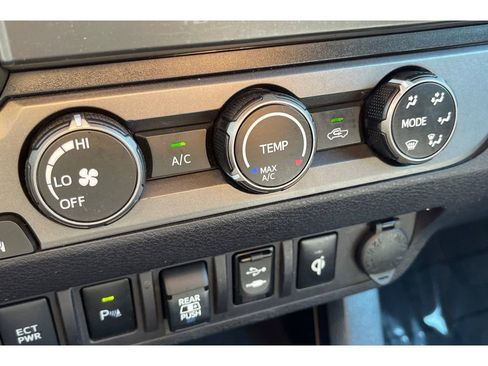 Used 2019 Toyota Tacoma TRD Off-Road w/ Technology Package RWD image 27