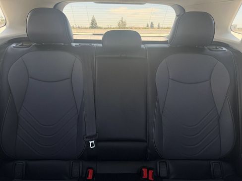 Used 2026 Volkswagen Tiguan SE AWD/4WD image 40