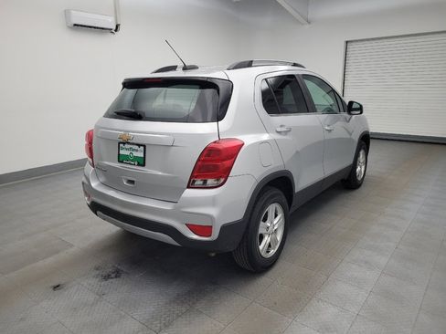 Used 2019 Chevrolet Trax LT w/ LT Convenience Package image 9