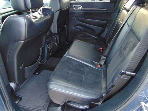 Used 2017 Jeep Grand Cherokee Altitude image 21